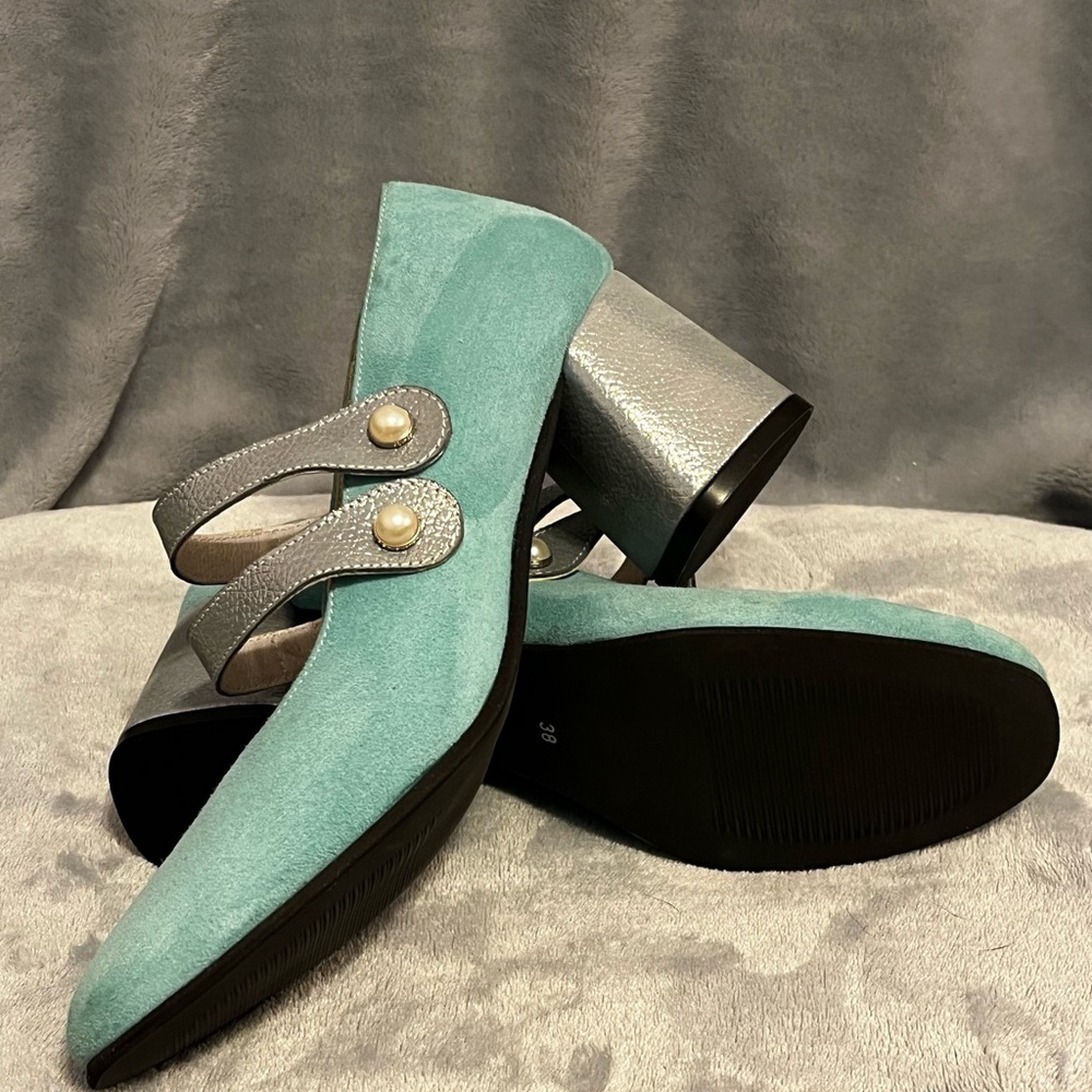 Chic Women's Flats in Teal and Silver